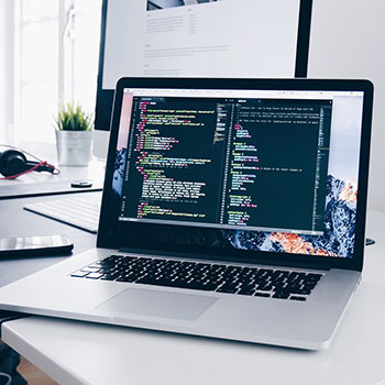 欧洲铅球赛巅峰对决：传奇运动员夺冠，引领新一代田径新星